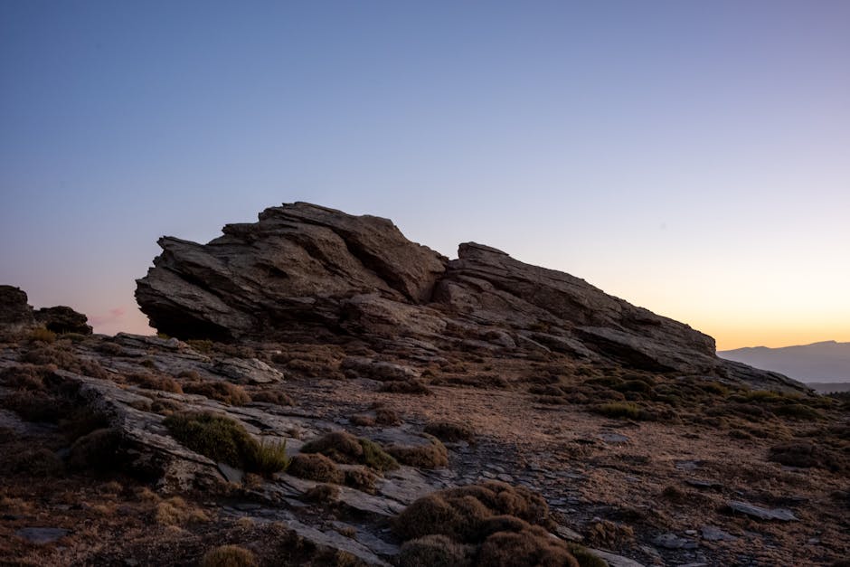 Cima del Mulhacén en Sierra Nevada al amanecer